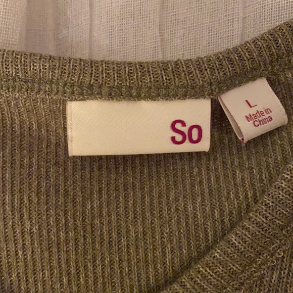 Green Top - Picture 2 of 3